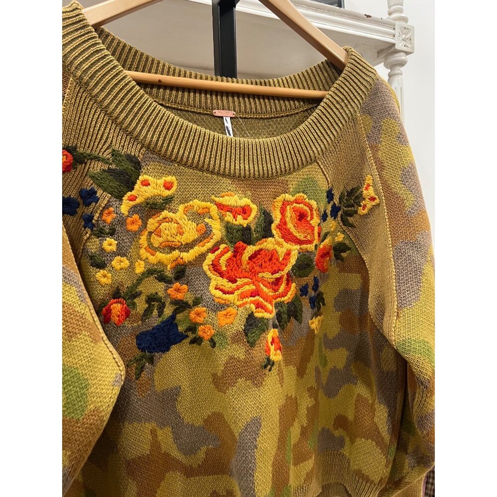 Free People $298 Camo Rose Pullover Size XS Knit Embroidered Sweater - Picture 6 of 7
